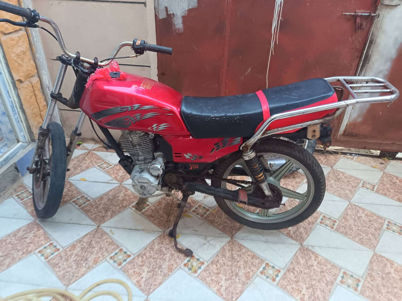 دراجه البيع فيوم مكان كربلاء حي العسكري السعر 175وبيه مجال اتصل ***********
