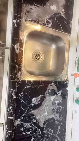 كاونتر كلش نضيف قياس مترين وربع للبيع السعر ب350الف العنوان كربلاء حي الغدير ***********
