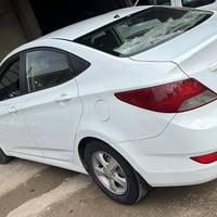 اكسنت 2013  نص مواصفات  بدون صبغ باب سايق مبدل بلادي  بيها مكانات تعدي...