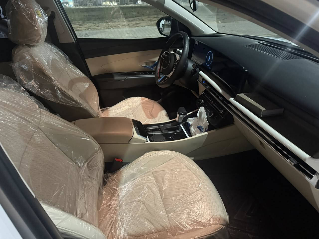 السلام عليكم 
توكسان موديل 2025 تو كلر ماشيه الفين و500 جلد تدفئه تبريد شحن واير لس رقم اربيل 
السعر 238
الاتصال ***********
