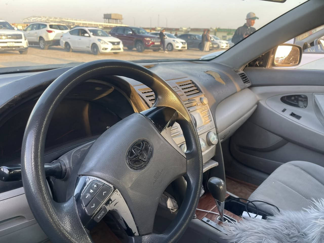 سياره مكفوله كير ومكينه
وبيه تبريد وسياره باسمي يعني تحويل مباشر
وسعره 50ورقه وسياره وارد امريكي مكينه اربع سلندر *********** وتساب فقط
