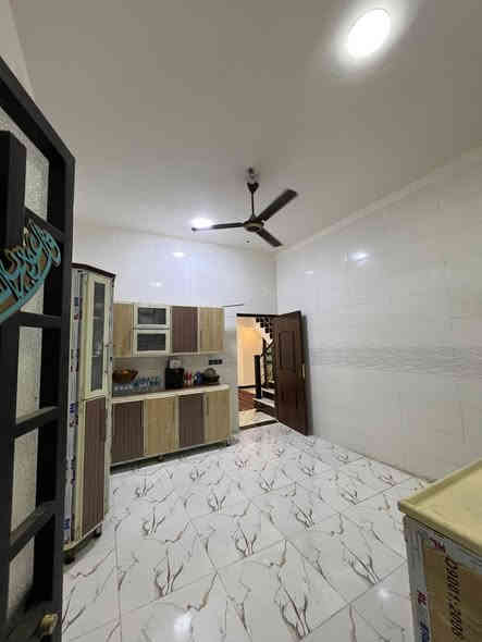 يا الله سلام عليكم توفر بيت بمساحه 150متر العنوان الجزيره الفيروزيه طابوصرف زراعي بسم عراقي المشتري ياخذنسخا من طابو وكالت محكمه ومكاتبت مكتب يتكون البيت من غرفتين وستقبال ومطبخ وحمامات داخليه وخارجيه وكراج وحديقه زغيره السعر68وبي مجال للستفسار***********
