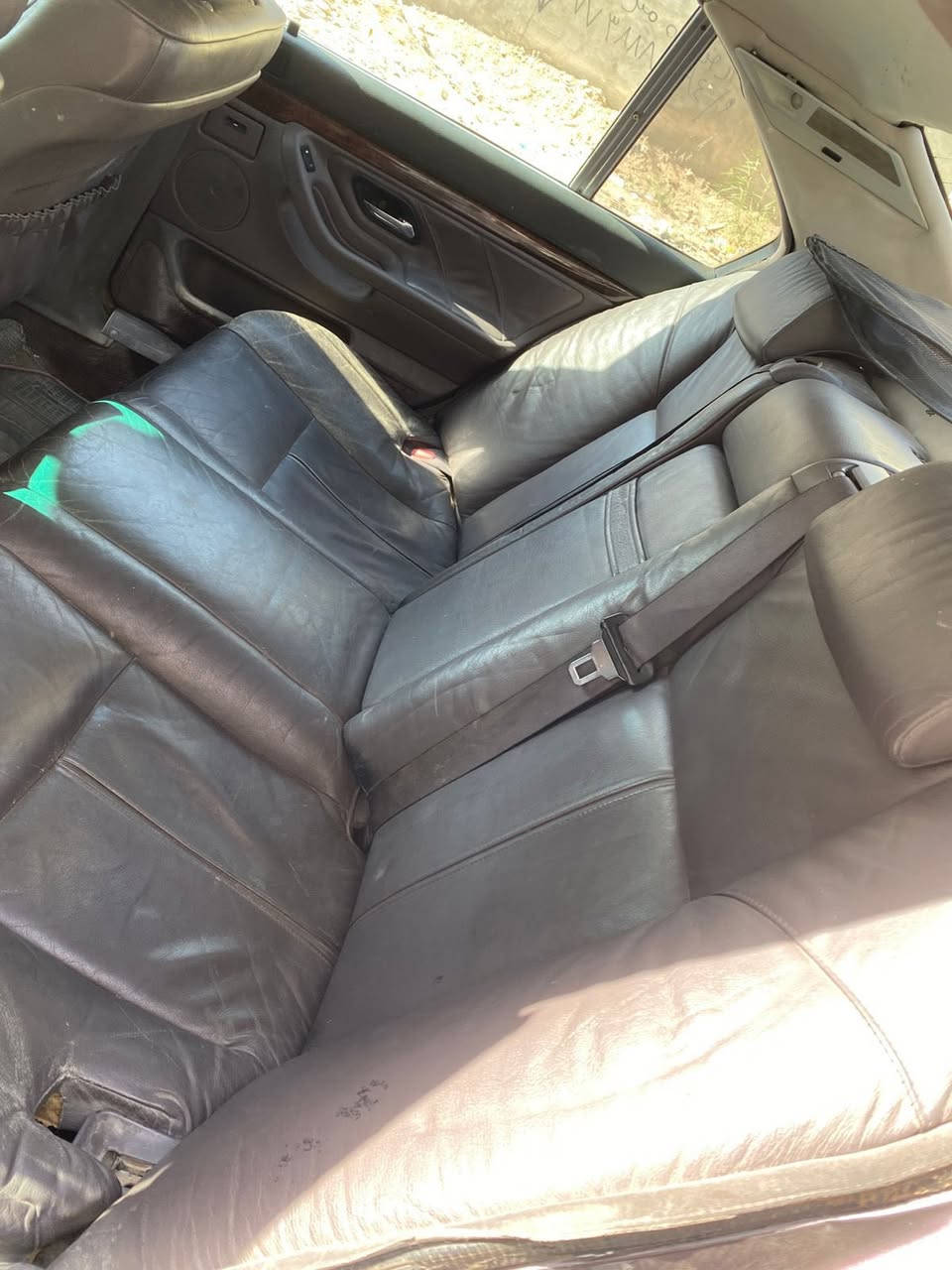 السلام عليكم من رخصت الدمن بيئم خفاش  للبيع حجم 44سياره صبه جديده بيع مستعجل سياره في غنه عن مواصفات معروفه موديل 97محدثه 2000تحويل ثاني يوم 55السعر مكان بغداد***********
