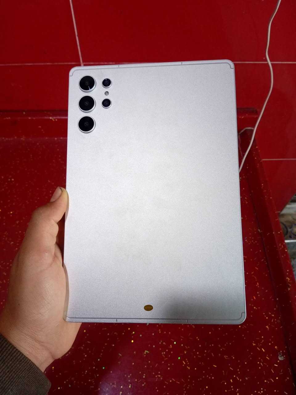 ايباد جديد ماصارله7ايام ايباد نضيف 100/100بيجي60فريم 
سعره 150وبي مجال مستعجل عله بيعته ماكني ديوانيه رقمي ***********
