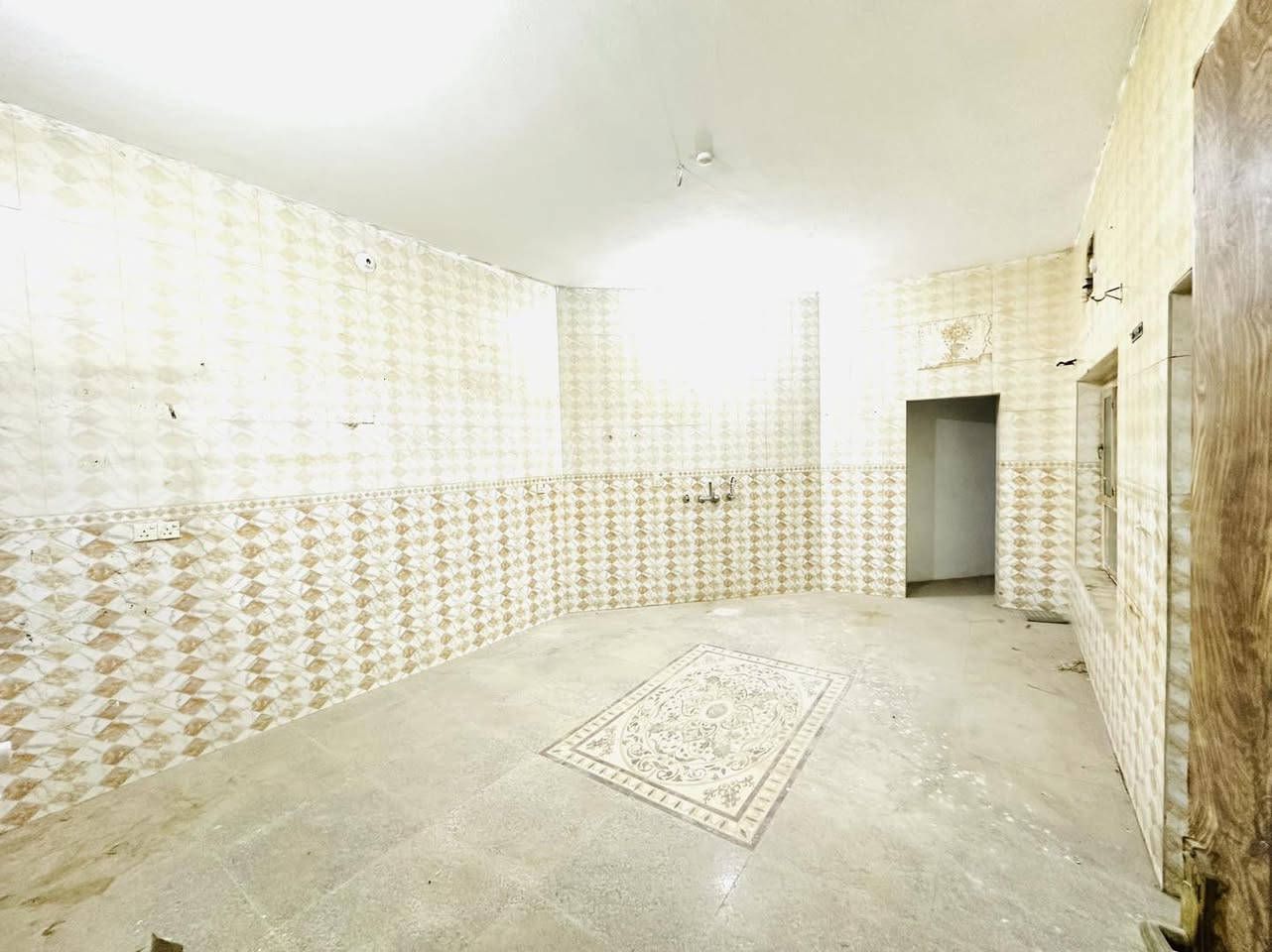 ✅ #دار_للبيع ___طابو صرف_ بأسم شخص واحد ✅

🏗️📍المــــــــوقع//حي 17تموز_قرب مدرسة عطاء الوارث

✏️المســـــاحة// 270 متر _واجه18✖️نزال15

  🧱✅بناء حديث 2018_عرض الشارع 15 متر✅🧱

⭕️علماً الدار 🏠 فارغ استلام مباشر 

🧱🧱طـــابق الأول // يحتوي ع (2غرف نوم 🛌 سويت➕مطبخ➕هول➕ صالة➕ مجمعات صحية عدد 2➕كراج سيارة 🚙

🧱🧱طابق الثاني//غرفة نوم  🛌 ➕هول

 🏫📚نستقبل جميع عروض البيع و ترويجها بإعلانات ممولة 
      للمزيد من التفاصيل الاتصال او المراسلة خاص 

حسين السعيدي ***********_ ***********
حجي حسن السعيدي ***********          
علي السعيدي ***********_ ***********

 📍موقع المكتب  📌 الحله - حي الامام علي(ع)_قرب المول الجديد _مقابل مجمع الوافي
