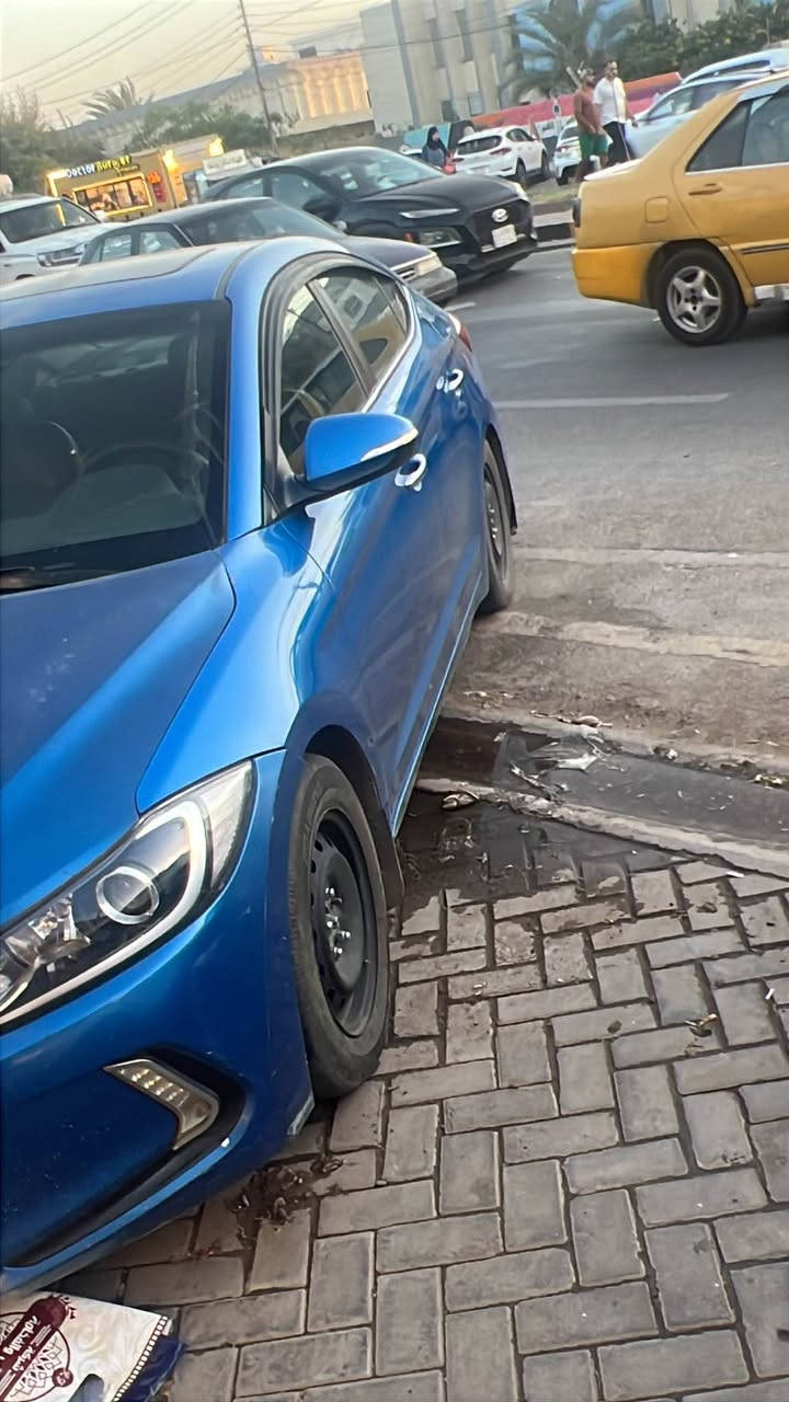 النترا ٢٠١٧ رقم بغداد دولي بأسمي 
لمتد ١/١ 
بصمة 
تحكم سترين
تبريد ثلج 
تحكم كشنات 
تدفئة وتبريد كشنات 
منظومة  غاز 
بيها بنيد مبدل حادث امريكا وجاملغين بارد 
وهنا بابتين مبدل  فقط وصبغ دوسة
والسونار موضح كل التفاصيل 
***********
السعر ١٠٧ بغداد, العراق
