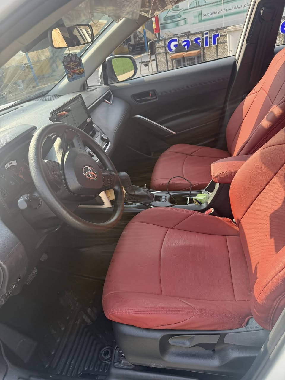 كورلا كروز موديل ٢٠٢٥ ماشيه ١٥ الف مواصفات عاديه بيها شخط بسيط في باب الخلفي عكس السائق موضح بالصوره 
سعرها ٢٦ مليون وبيها مجال مكاني بغداد بسمايه
***********
