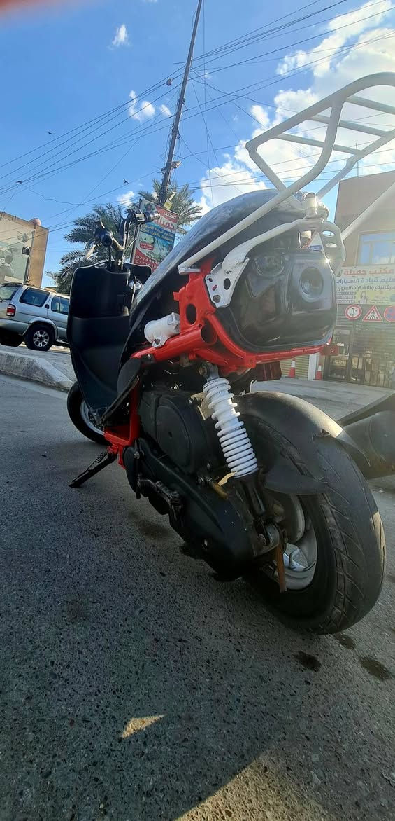 سلام عليكم 
ماكس مال لعب سلف وهندر نكرة مناقصهه شي بلاد بلاد سلف املح مكينه خرسه كلشش خرسه وناعمة شلعه معدل طياره
السعر 350 
مكاني الشعب 
***********
