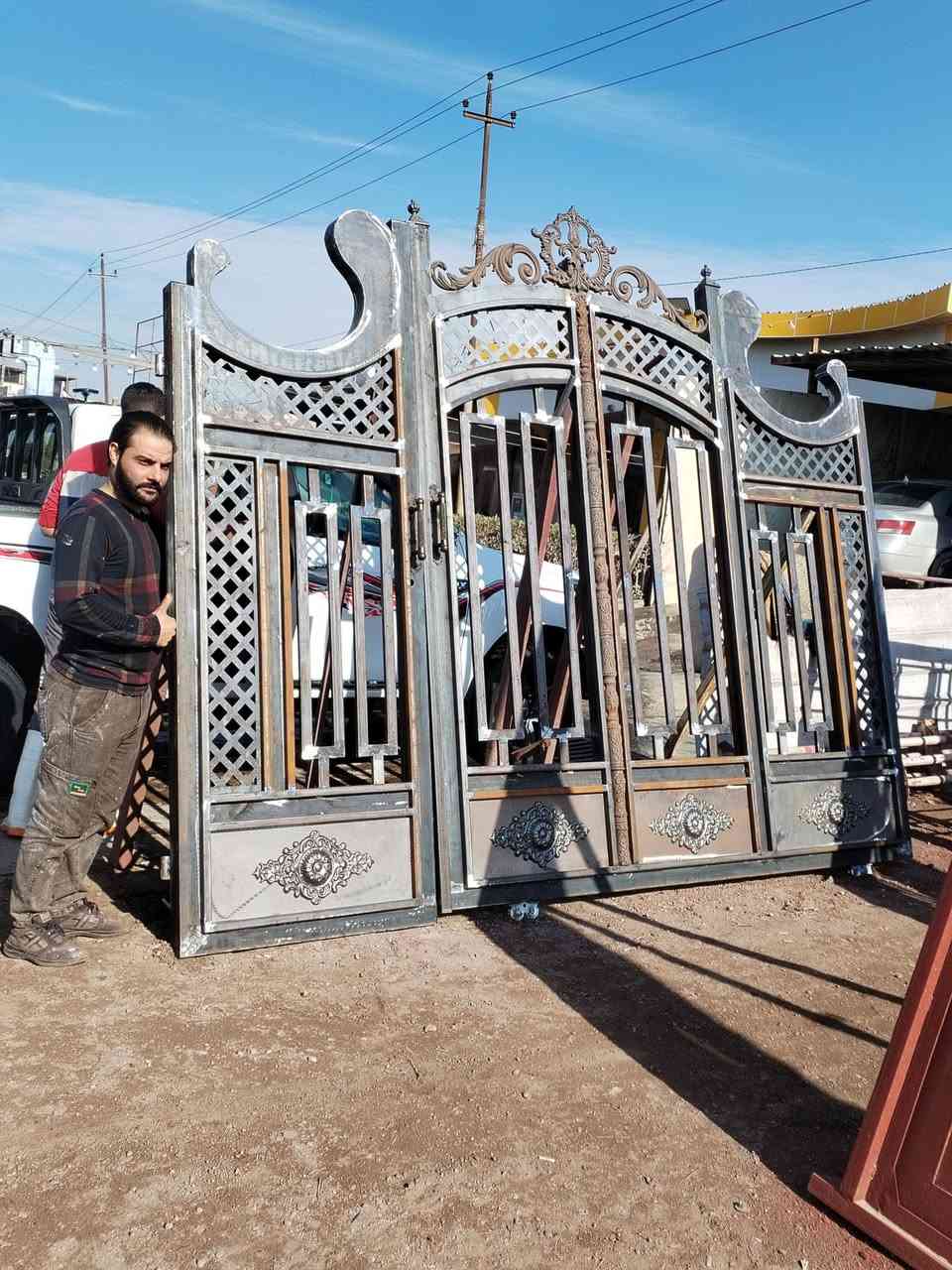 السلام عليكم حدادة ماشاء قرب شارع السد شغل مرتب او اسعار مناسبه رقم تلفون ***********
