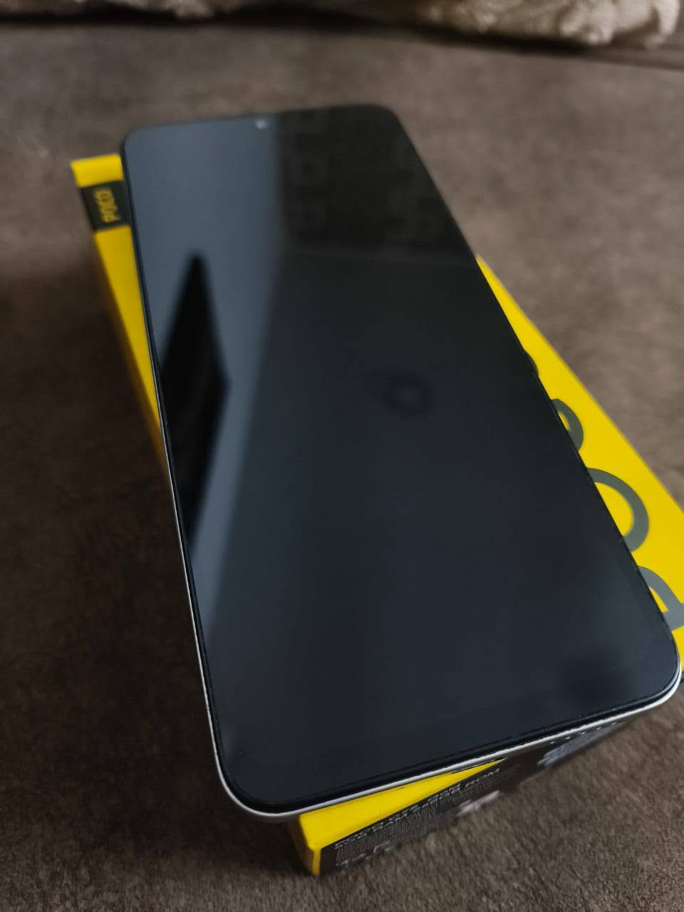 للبيع POCO X7 Pro 
الذاكرة: 256 جيجابايت
البطارية: 5160ضخمه مللي أمبير
الشحن: 90W شحن سريع.
الكاميرا: 50MPمدعومه بالذكاء الاصطناعي 
الشاشة: AMOLED بحجم6,88 إنج، 120Hz.
الجهاز أخو الجديد، بدون كسر أو طگات أو خدوش، وما مفتوح ولا مبدل أي قطعة، الكارتونه مالته موجوده
السعر: (120الف) المكان: (بغداد /حي آور)
الرقم ***********
