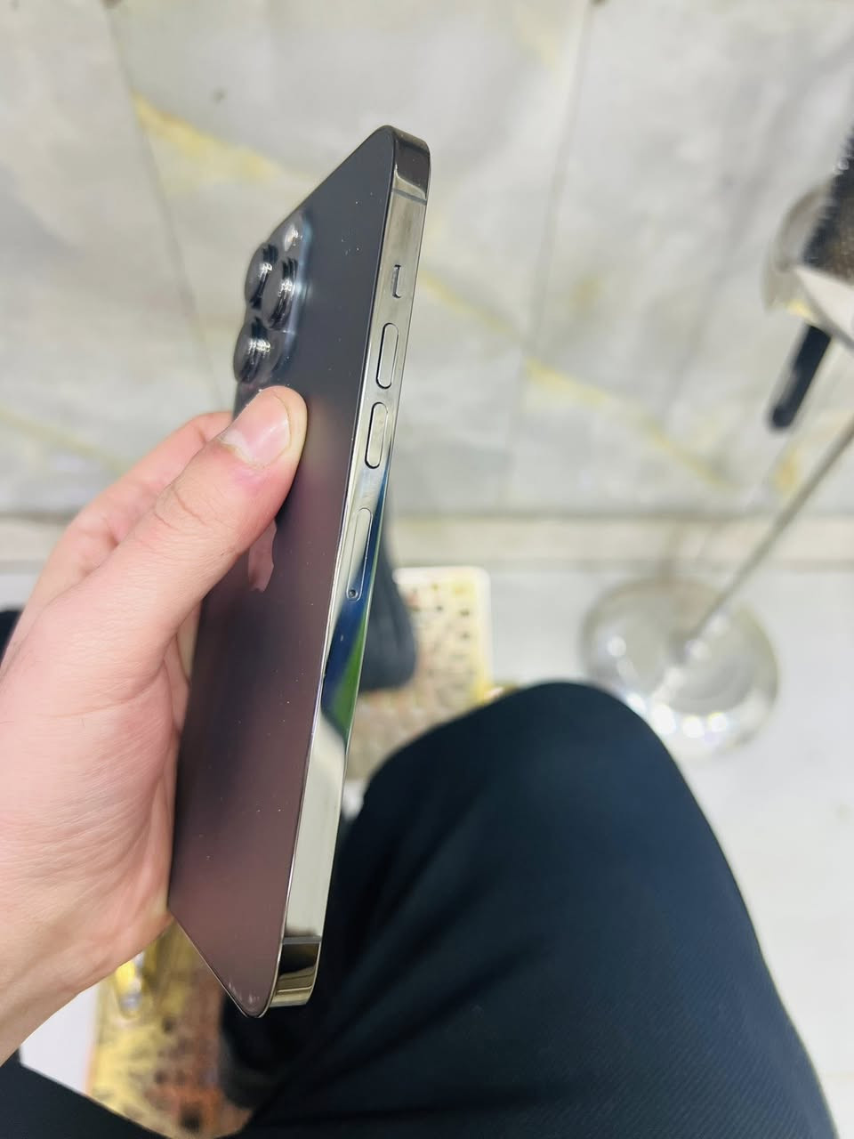 سلام عليكم
ايفون١٣ برو ماكس ذاكرة ٢٥٦ بطارية ٩١ 
سعر ٧٠٠ وبي مجال جهاز كلش نضيف ابد ممفتوح 
عنوان بغداد الزعفرانية ***********
