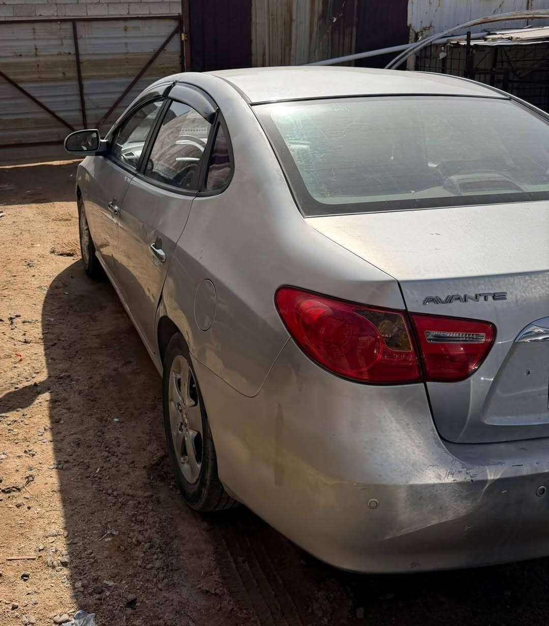 السلام عليكم سياره للبيع ادوات متومه فول مواصفات بدون فتحه كير ومكينه وحداديه مكفوله تبريد وتدفئه شغال تخم تاير السعر ٣٧ رقم ***********  مكان كربلاء
