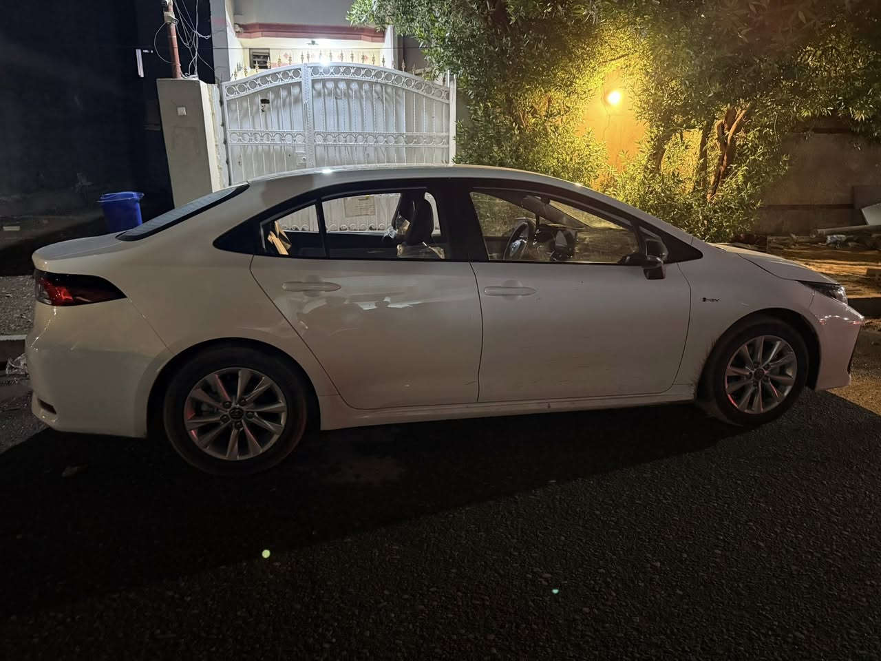 للبيع كورلا هايبرد 2025 ماشيه 3000كيلو متر
فول فول مواصفات  سلايد فتحة سقف 
مواصفات
بصمة
فتحة
دخول ذكي
كامره خلفية عدستين
رادار
ابل كار بلي
نظام نقطة عمياء
نظام تحكم ستيرن
نظام تحديد مسار
توقف ذاتي
اوتو هولد
جام اوتو
قطعتين تبريد
شاشة ديجيتل
شاشة كبير
تحكم اوامر صوتيه
كشنات جلد
سايد بريك بصمة
3 انضمة قيادة (ايكو،نورمال،سبورت)+الهايبرد

السعر  ٢٤ مليون وبي مجال قليل 

مكان بغداد  الكاظميه للأستفسار:
*********** بي واتساب ايضاً
