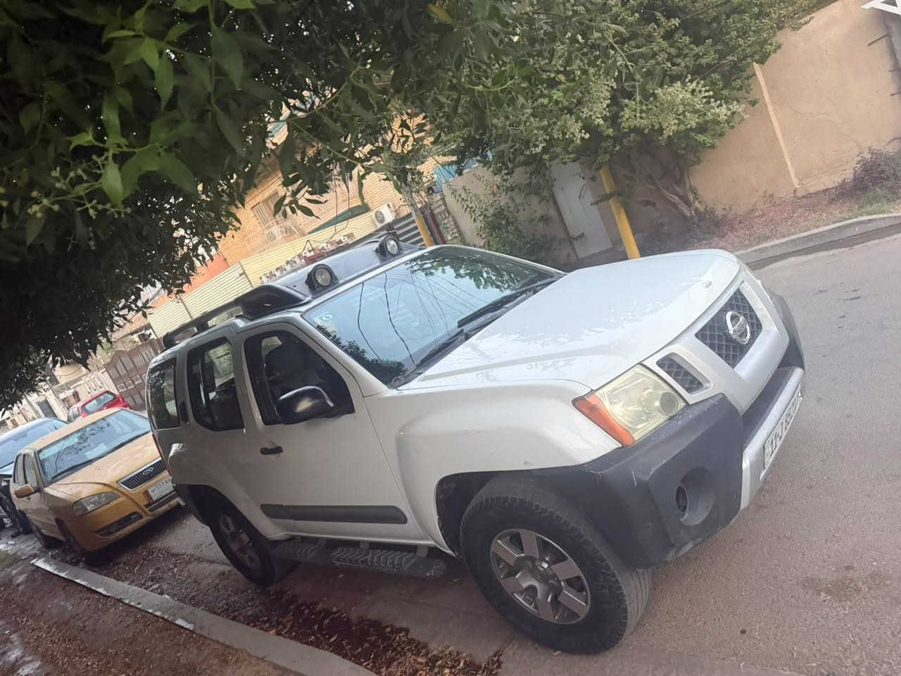 نيسان اكستيرا موديل 11 ابيض صبغ چاملغ خلفي بس مكينه جديده شادتها سعرها 85 بيها مجال كلش قليل
***********
