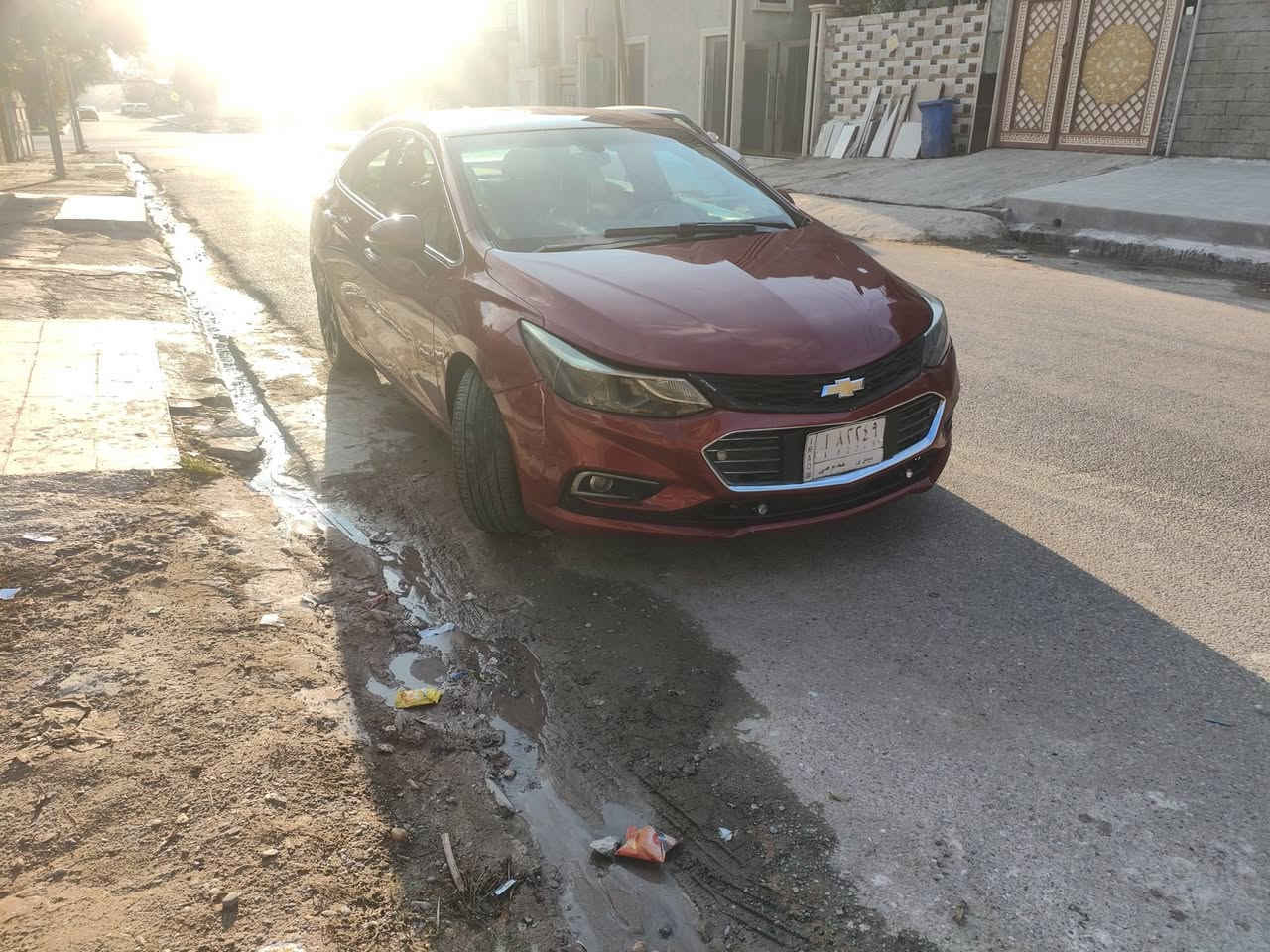 السلام عليكم... 
((( للبيع نقد )))شوفرليت كروز بريمير 2017 امريكي 
السياره ضررها الجاملغ الخلفي بدون ايرباك ، 
والبوند صبغ اثر شخوط، محرك وكير شرط رقم نينوى بأسمي وبيها كابون بانزين ومواصفات البريمير معروفه السيارة جاهزه الحمد لله يحتاجلها فقط حمام بولش
للتواصل  *********** متوفر واتساب
موقعي حي السكر 
السعر : (( 98 ورقة ) ) بيع نقد.
