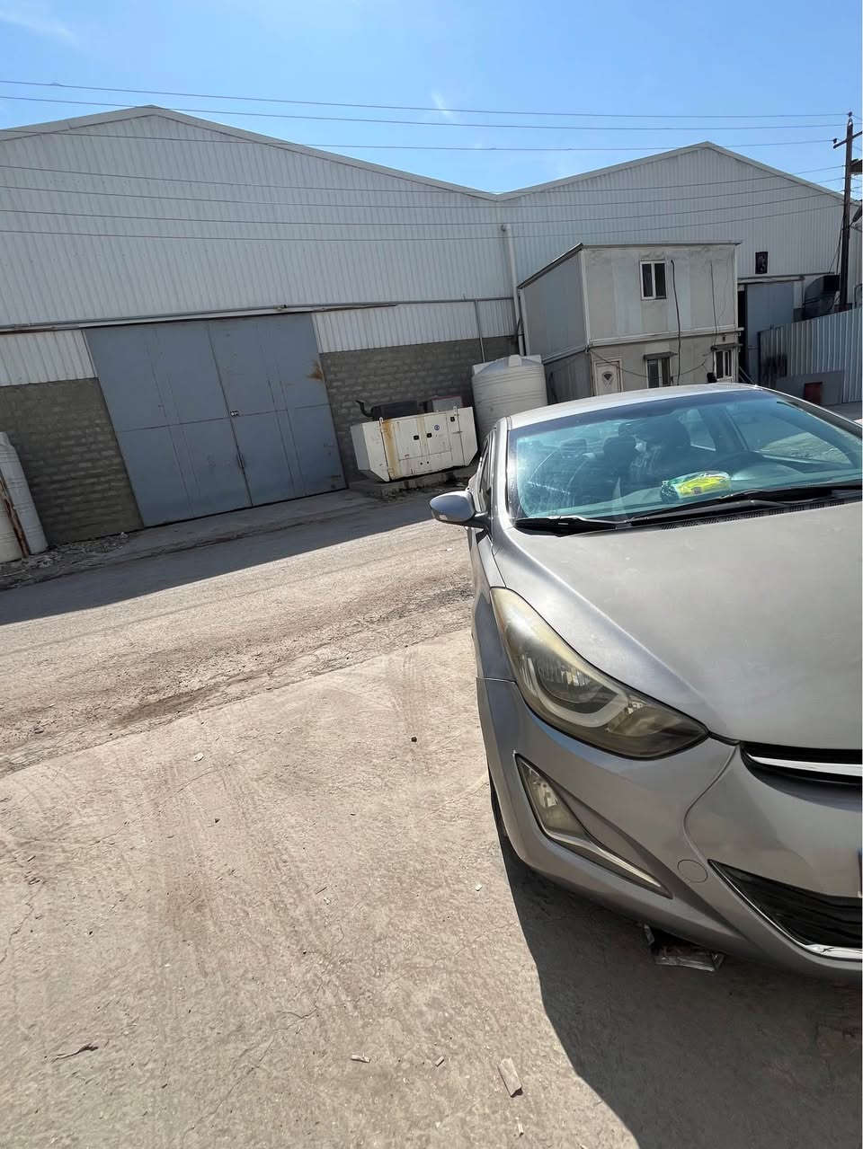 النترا15 امريكي حادثها حوض وقبق جنطه وبالعراق بنيد وجاملغ ونصبغت الباب ويا للجماليه 
مكينه1800 دوش
كير مكينه مكفولات 
3 انضمه قياده 
شاشه كامر ه
كروز سرعه
تحكم جهتين 
بيها نقوصات صدر امامي تعبان
درايم شفت بي صوت 
تخم تاير جديد
باتري جديد
كلشي شغال بيها ونضيف 
95وبيها مجال للشراي
رقم وهزه جديد بغداد باسمي  
*********** بغداد, العراق
