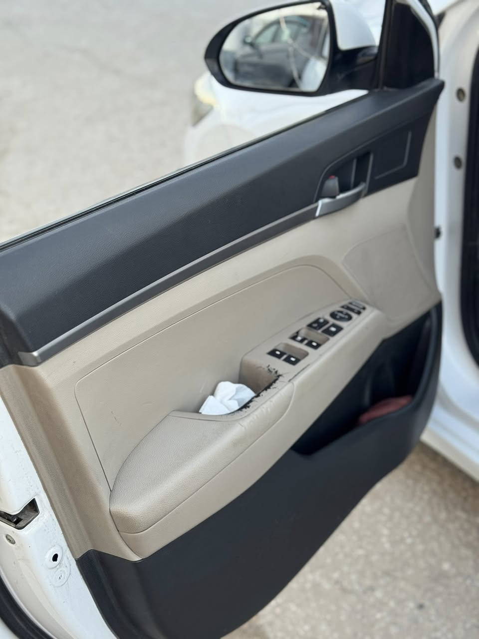 اللنترا مديل 2018 محرك 2000 سوبر سياره جاهزه من كلشي حداديه تبريد  مابيها شخط دواخل جديده مبدل بنيد وجاملغ مال شركة اصلي سعر 46 بيع او مراوس بسوناتا 21  مكان النجف ***********
