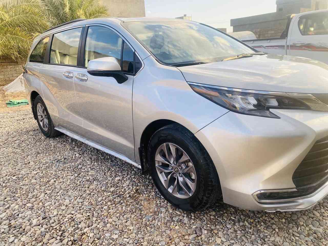 سلام عليكم
تيوتا سينا للبيع او مراوس حسب القناعه 

موديل 2024فول مواصفات XLE

منفيست تتسجل جميع المحافضات رقم مجاني ع الدوله  

ضررها بالمنشور صفحه بدون دواخل السعر 210وبيها مجال العنوان صلاح الدين بيجي ناحيه الحجاج  للآستفسار اكثر الاتصال ***********
