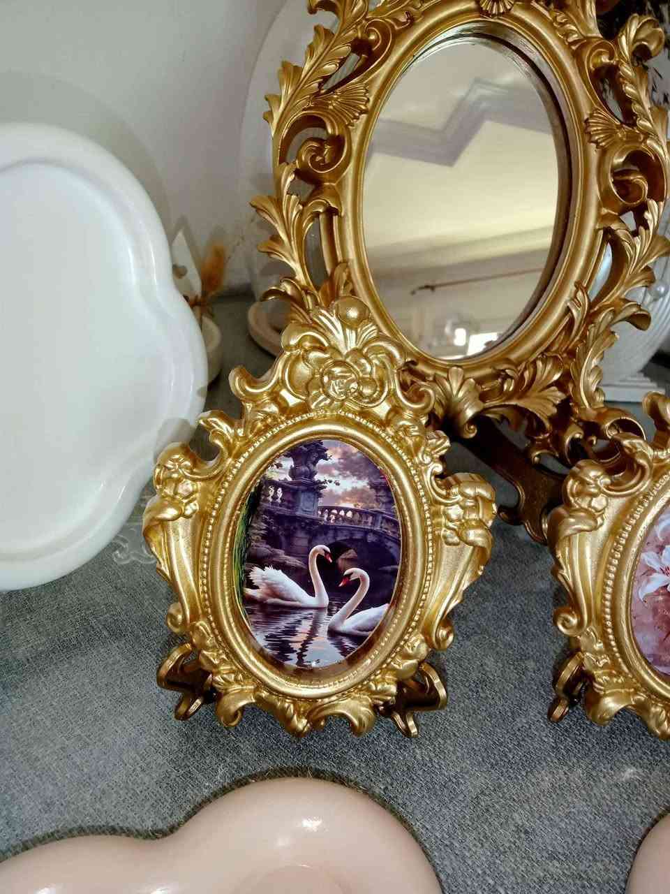 Miroir et mini cadres style vintage en résine le grand miroir 27/18cm et les autres mesures sont sur la photo ,le grand carré 17cm/17 et le oval 15cm/11 الجزائر, بئر مراد رايس


**إذا كنت صاحب هذا الإعلان وتريد حذفه لأي سبب، رجاءا أرسل رسالة إلى الدعم الفني**