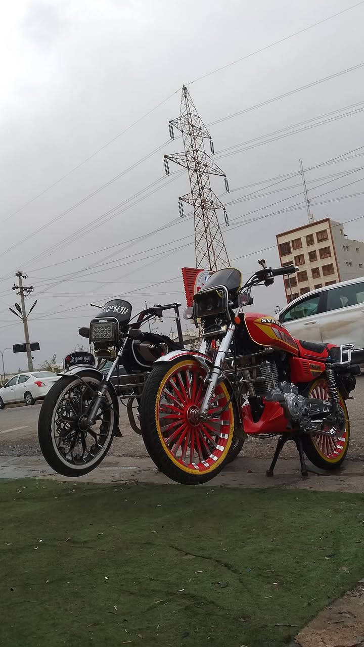 للبيع 
الدراجة سافين هونزدا 
منفيست الاصلي 
مكينة كبس 200
***********
980 أو بيها مجال
