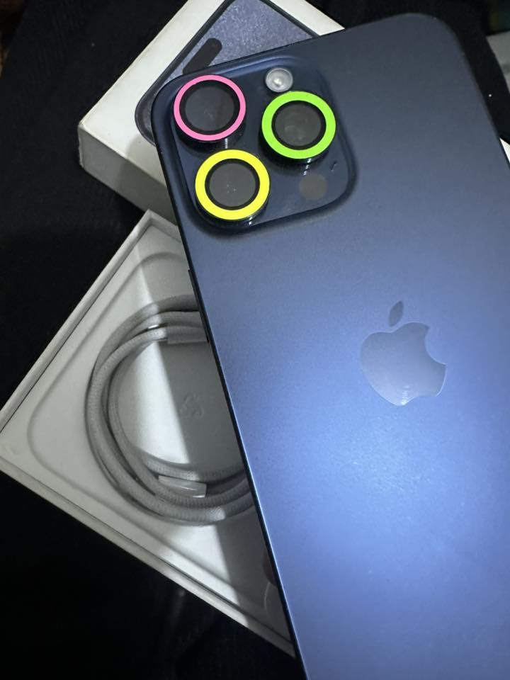 ايفون 15 برو ماكس ايسم ذاكره 256 بطاريه 84 مكفول لا مفتوح ولا مبدل بي شي جهاز نضيف حته شخوط مابي سعره 850 بيع مستعجل مكاني الكاضميه ***********
