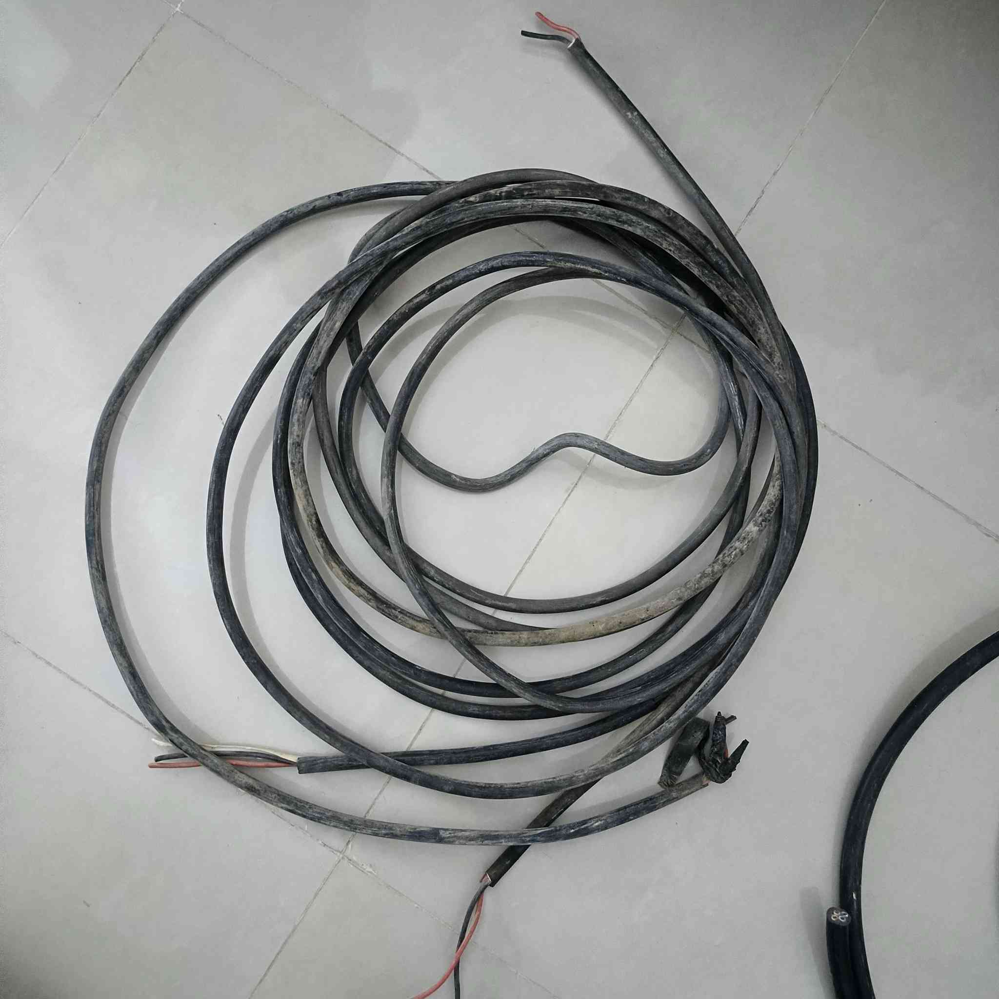 سلام عليكم وايرات كهرباء ابو ال2  ( 10) م وابو ال4 ( 20) م  للبيع


**إذا كنت صاحب هذا الإعلان وتريد حذفه لأي سبب، رجاءا أرسل رسالة إلى الدعم الفني**