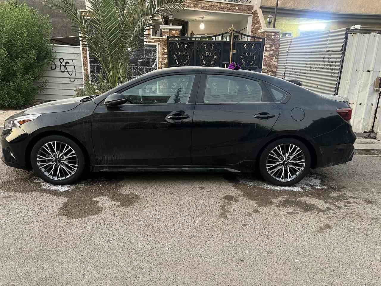 السلام عليكم فورتي 23 جيتي لاين اعلى موصفات بلفورتي فول الفول مبدل بنيد فقط بدون دواخل نهائيآ السعر 158 مكاني زعفرانيه ***********
