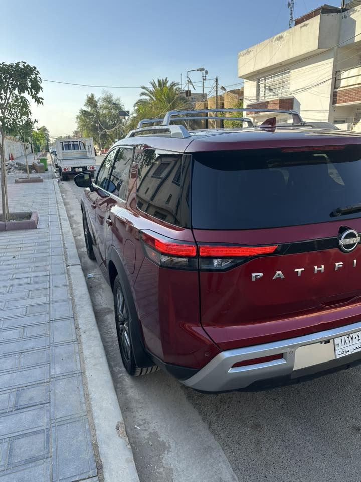 سلام عليكم
2024 NISSAN PATHFINDER, SL FWD
للبيع نيسان باثفايندر موديل ٢٠٢٤ تو ويل
لون احمر 
سيارة تعتبر فول 
فتحة سقف بانوراما
ماشيه ٣١ الف ميل
بصمة تشغيل
بصمة ابواب 
تشغيل عن بعد 
صندوق شفط كهربائي 
رادار امامي (تحديد مسار)
رادار جانبي (نقاط عمياء)
رادار خلفي (تحذير من الاصطدام)
حساسات امامية+ خلفية
كاميرات 360°
كشنات ملكي VIP
كشنات جلد  و كهربائي الاماميه
كشنات تدفئة امامي وخلفي
تبريد قطعتين لمس و تبريد مركزى 
تحكم وضعيات القيادة
هيتر استيرن
هاند بريك بصمة
اوتو هولد
شاشة كبيرة لمس+كاميرا
وبعد هواي المواصفات 
ضررها  :  تبديل قطعه وحده فقط جاملغ ايمن فقط والسياره بيها راس الشاصي الايمن بيه تعديل وقطع الغيار السياره امانه الله كلها من تفصيخ مو تجاري فقط بدلت بيها الدبلات الاماميه تجاريه درجه اولى حتى راديتر تفصيخ بلادي وهذا رقم الشاصي والسياره والله مكلفه اكثر من هالرقم ونقصها كاميرا اماميه ورادار امامي الباقي كلها شغاله وهذا رقم الشاصي 
5N1DR3CB0RC224995
سيارة اني مستوردها باسمي وبدون رقم تترقم بغداد او محافظات عدا شمال والسياره موجوده في بغداد الكاظميه
سعر ١٩٥ ورقه
 رقم موبايل :***********
