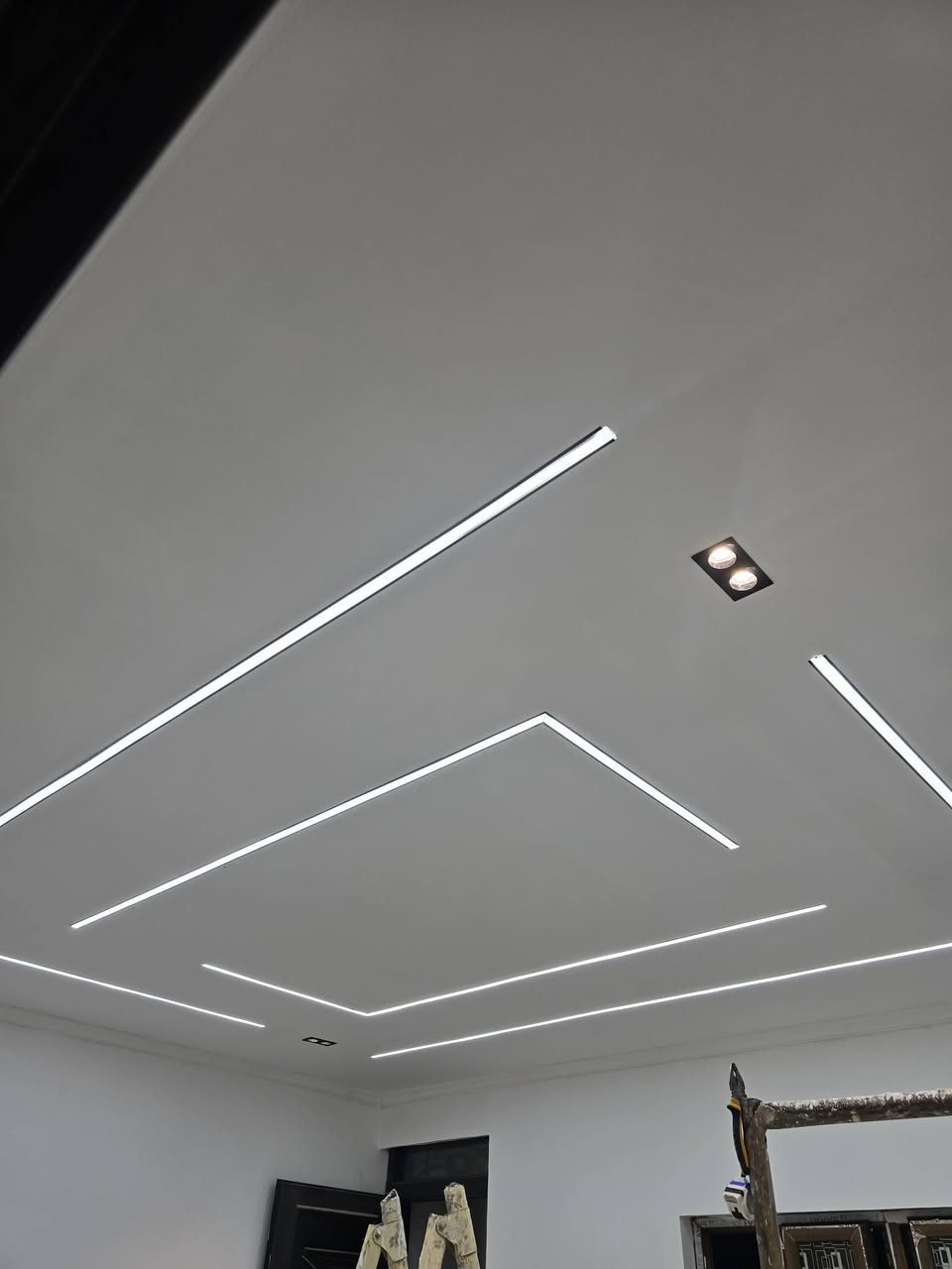 السلام عليكم
نعمل جميع السقوف المغربية  
داخل كركوك و حسب الاتفاق 
هاتف ***********
