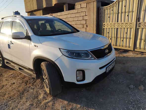 السلام عليكم سياره سورنتو مديل 13شكل ١٥خليجي خمسه راكب ستة ستندر السعر ١٣٥ بسمي تحويل مباشر رقم بغداد سونارهه وياهه هو الذي يتحدث عن تفاصيل السياره عنوان واسط كوت الرقم ***********
