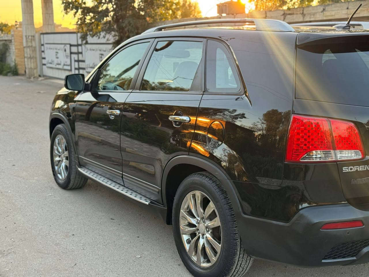 السلام وعليكم كيا سورنتو موديل 2012  وارد أمريكي رقم بغداد باسمي السياره حادثه كلش حلو
جاملغ وبنيد فول مواصفات Ex
بصمه+بصمه أبواب+حساسات امامي +خلفي + سبعه راكب + شاشه كبيره + كاميرا خلفيه+ كشنات اماميه كهرباء + كشنات خزن مموري +كشنات تدفىه +كشنات جلد +مري شفط + مري قلابه +  تحكمات ستيرن + 
السعر ١٢٣ وبيه مجال 
بغداد الكراده قبل جسر المعلق 
***********
