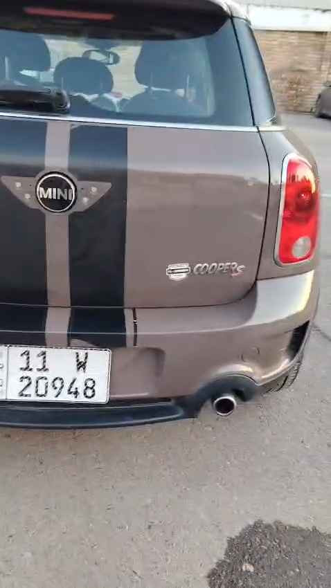 2012 مني كوبر S 
كانتري مان R60 
اعلى فئة فول
السيارة كلين 
وهنا صار بيها صبغ نص باب ونص بنيد
سيارة دبل فتحة بصمة جلد
داخل انارة 7الوان 
كير مكينة تبريد شرررط
مكينه 1600🚀🚀تون تيربو
سعرها ب 100 وبيها مجال
*********** واتس بغداد, العراق
