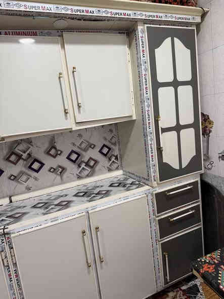 سلام عليكم  كاونتر 3 امتار وسنك مرمر نضافه 100‎%‎  البيع  الاستفسار خاص او عل رقم ***********
