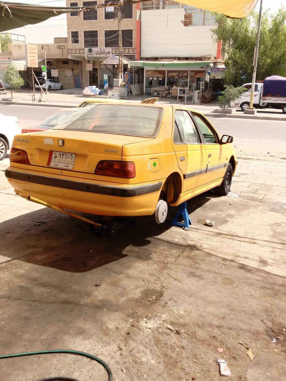 السلام عليكم بيجو بارص 17جديده مكفوله كفاله عامه من كلشي مكينه كير تبريد تخم تاير جديد مصفره من كلشي سنويه 30سونار موجود المكان بياع حي الموصلات رقمي ***********السعر 60وبيه مجال حك الجيه 🩶👍
