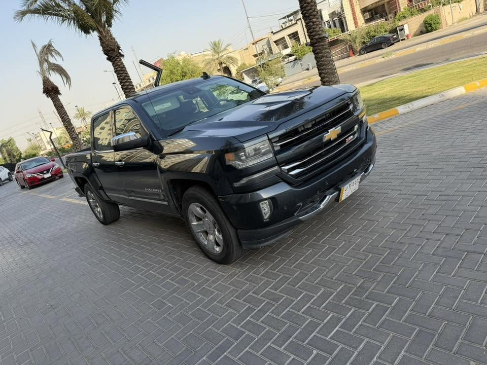 سلفرادو 2017 باب طويل بدي قصير 8 اسلندر zl1 فول مواصفات السيارة بيها بنيد وجاملغ فقط بدون دواخل حادثها خفيف سيارة جاهزة من كلشي مابيها اي نقص 
مواصفات 
فتحة
كشتات كهرباء 
كشتات جلد تدفىة تبريد 
مري شفط 
تبريد قطعتين
رادار
شاشة كامرة 
لد امامي خلفي 
مكانها بغداد السيدية 
السعر. 158 وبيها مجال 
رقمي ‭***********‬
