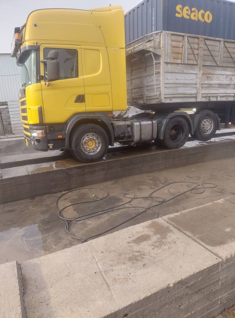 السلام عليكم سكانيه 2003 سنكل خلفي سياره جاهزه تخم تاير غبل شهرين شادهن رغم سليمانيه وراعيهه موجود بس سنويه ساغطه من 2017 ابيع واغع حال المكان واسط الحفريه الشراي يتصل ***********/***********/ السعر 135 وبيهه مجال
