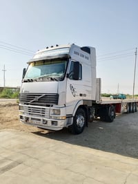 فالفو • ٢٠٠١ • ٤ محاور