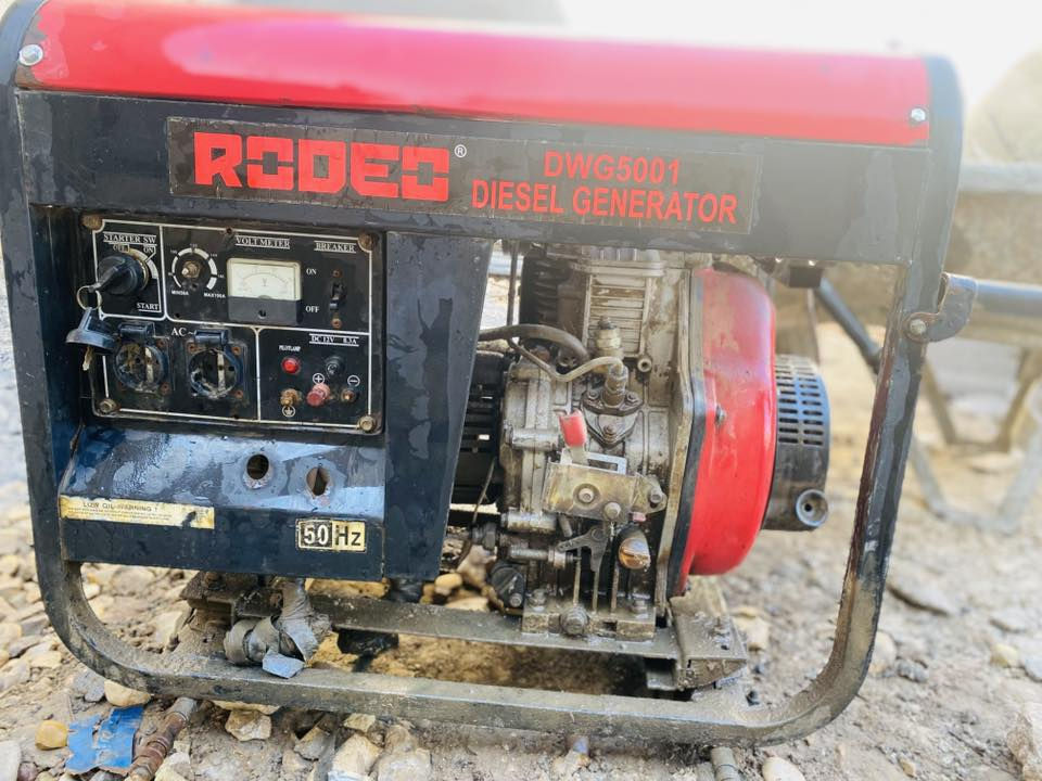 سلام عليكم 
للبيع 
مولد گامه مفتوح شغال
8kv
نضافه ٩٠٪؜
الاستفسار ***********
العنوان واسط زبيديه
