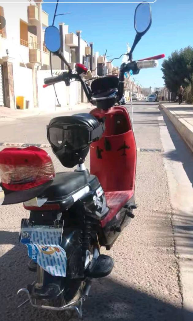 سلام عليكم  بيسكل شحن بعده جديد اخذته 650اقصاط من جمعيه لبيع سعر 250فول نضافه بطاريات جدد فول فول


**إذا كنت صاحب هذا الإعلان وتريد حذفه لأي سبب، رجاءا أرسل رسالة إلى الدعم الفني**
