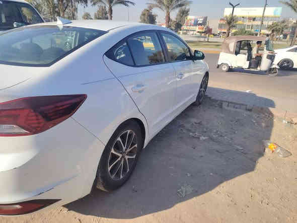 النترا 2020
السعر 140 $
فول مواصفات 
كير اي تي 
محرك 2000
فتحة بصمة تحديد مسار تدفئة كشنات ;;;;
حادثة موضح با الصوره تبديل بنيد فقط 
بيه صبغ جاملغ الجهة الايمن
 اثر صفار الون فقط بدون ضرر 
البنيد بيه نكراش قليل 
بغداد العبيدي 
***********
