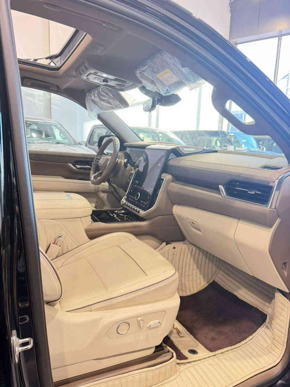 سلام عليكم ، من رخصه الادمن ،مكلف بالنشر للاستفسار الاتصال بالرقم ***********،
GMC ،دينالي ، ٢٠٢٥ ،شركة المنصور،ضمان، ماشية ،10الف كليو متر
مكفوله من الصبغ دعامية للدعامية
السياره مغلفه PPF, مع كتاب تضليل 
مكان السياره اربيل 
السعر بلاش مقارنه بمثيلاتها، :848 ورقه ،
