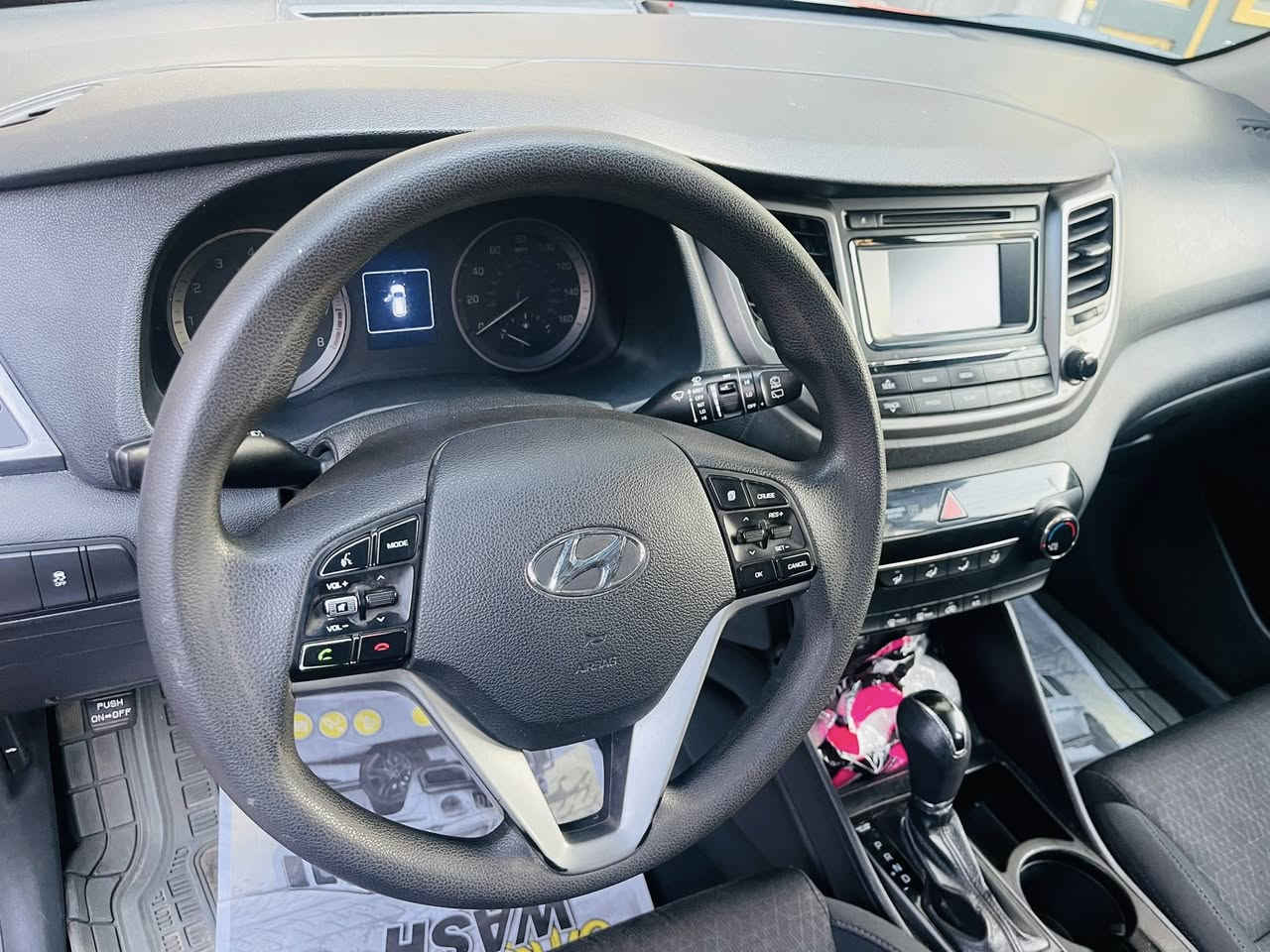 توسان وراد امريكي 2017
رقم بغداد باسمي 
ماشيه ١٠٠ الف كيلو حقيقي فقط 
حادثه بل منشور بدون ايرباك الجنطه انصبغت واجه باب وره السايق كلير فقط سياره جديده جدا 
السعر ١٤٨ وبيه مجال 
العنوان بغداد 
***********
