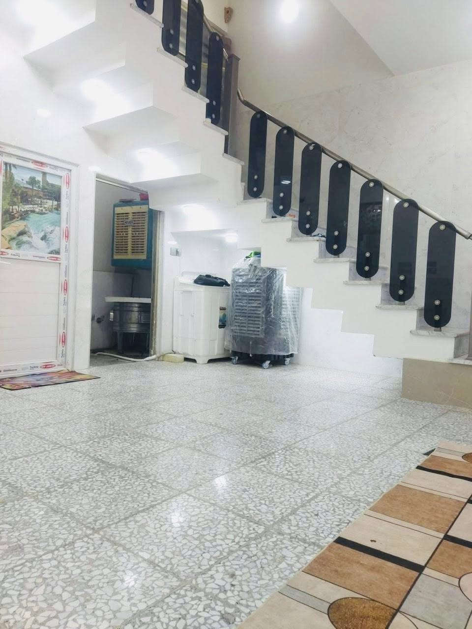 سلام 🙋‍♂️ عليكم 
يقدم  عالم العقار دار ١٠٥م 
جديد بسعر مغري جدا دار متكامل بناء جديد كامل المواصفات والخدمات
وكهرباىيات 

#دار_مساحه_١٠٥_م 

طابو زراعي سند ٢٥ صرف دار جديد متكون غرفة وصالة ومجموعة صحيات ومطبخ واستقبال بخريطة متناغمة جدا
بناء جديد 

العنوان: النجف الاشرف_ملحق ميسان قرب قاعه ملاك
 السعر  مناسب ٤١💥💥💥
بناء ممتاز 
بناء ممتاز درجة اولى خريطة جميلةجدا وبناء ع وفق المود الحديث 
اي استفسار او اتصال يرجى التواصل عبر الارقام او المراسلة عبر الواتساب:
*********** 📞📞
***********📞📞
