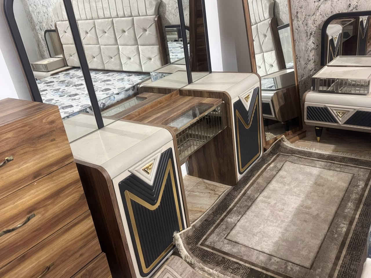 غرفة نوم ضخمة جدا بالحقيقه وجديده مع وصل الشراء ٣ اشهر فقط السعر خاص


**إذا كنت صاحب هذا الإعلان وتريد حذفه لأي سبب، رجاءا أرسل رسالة إلى الدعم الفني**