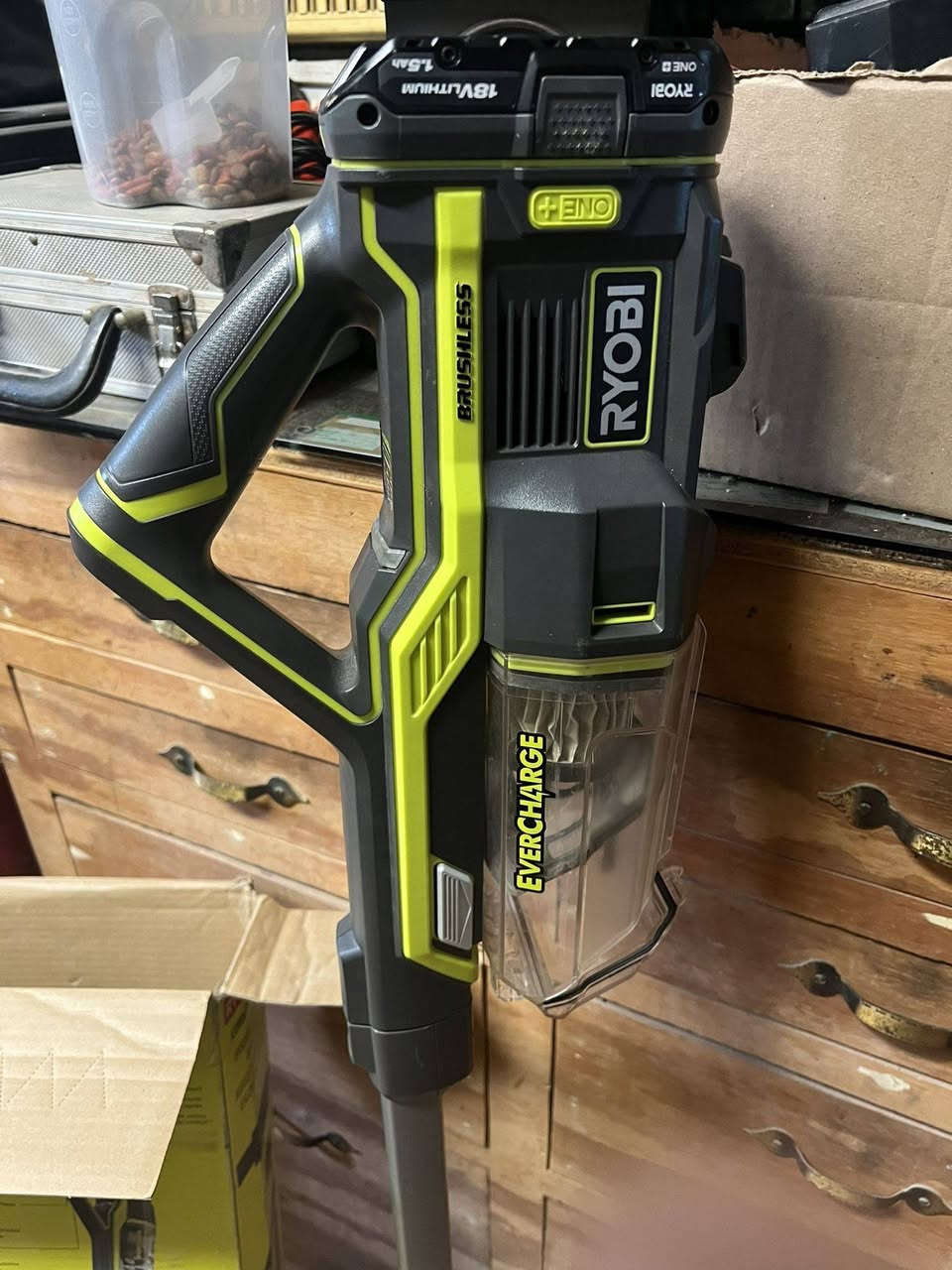 مكنسه شحن ريوبي برشلز اصلي راقيه جداً جدآ بل شغل سحب مالتها قوي نضيفه غراضها نفس صوره وكلش عمليه


**إذا كنت صاحب هذا الإعلان وتريد حذفه لأي سبب، رجاءا أرسل رسالة إلى الدعم الفني**