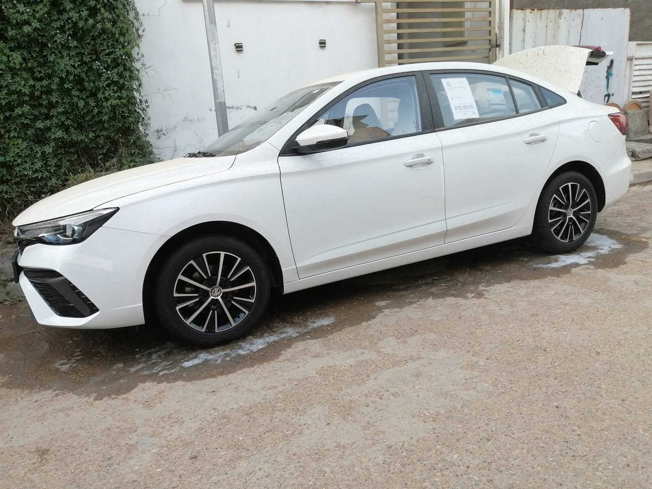 السلام عليكم للبيع mg 5 بلاس موديل ٢٠٢٥ رقم بغداد الجديد سنويه جديده بأسمي تحويل ثاني يوم مواصفات السياره معرفة

بعدهه بضمان الشركه 6 سنوات
بصمات عدد٢
بصمه تشغيل بصمه أبواب بصمه صندوك هند بريك هولد
داخل ابيض لونين 
حساسات خلفيه
شاشه كبيره كاربلي
اشاير بلمري
ويل كب كروم
السياره ماشيه ٩الاف ونص أخت الزيرو عله وضع الشركه الارضيات جدد بعدهن بلصندوك
 بيهه بنيد صبغ بدون حادث واكع عليهه خشبه وعندي صوره قبل الصبغ  وشخط بلباب واثرطلقه صغيره بلقماره السياره جديده كلش السعر ١٠٨ وبيهه مجال مكان السياره بغداد العامريه للاستفسار رقمي *********** ابومريم
