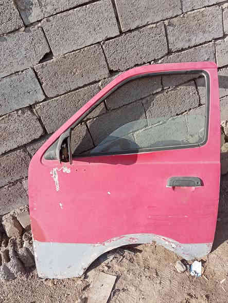 سلام عليكم عندي باب سلايت هوه وجاماته وعندي دعاميه اماميه وباب سائق وجنطة للبيع نجف لكوفه سايدين لمطار خلف محطة ريبال رقم ***********
