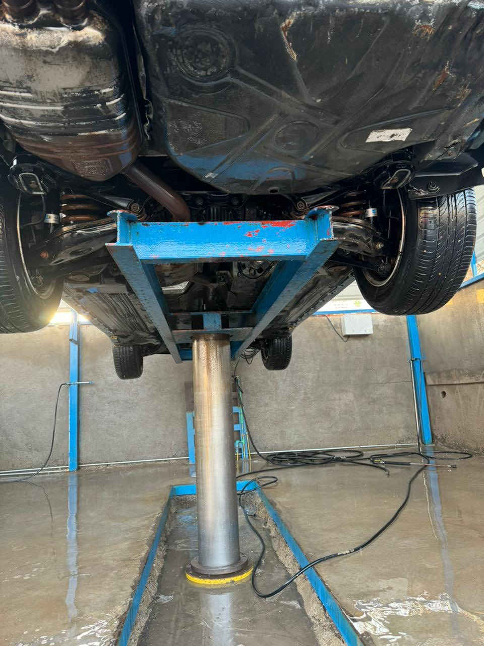 للبيع مرسيدس شبح موديل 93 مكينه وكير كفاله تابوت صدر امامي خلفي جديد نقص سياره كمريسر سلايت يشتغل ع نص بس هذا نقص بيه سياره كامله وين ما تريد تراي 
تخم تاير مري شفط ارير شغال دواخل بلادي جلد رصاصي بلادي صبغ يخبل احلا من صور رقم بغداد نكليزي راعي سياره جاري يعني شوكت ما تريد تحول مكان سياره بغداد الحسينيه 
السعر 60 قفل قفل ***********
