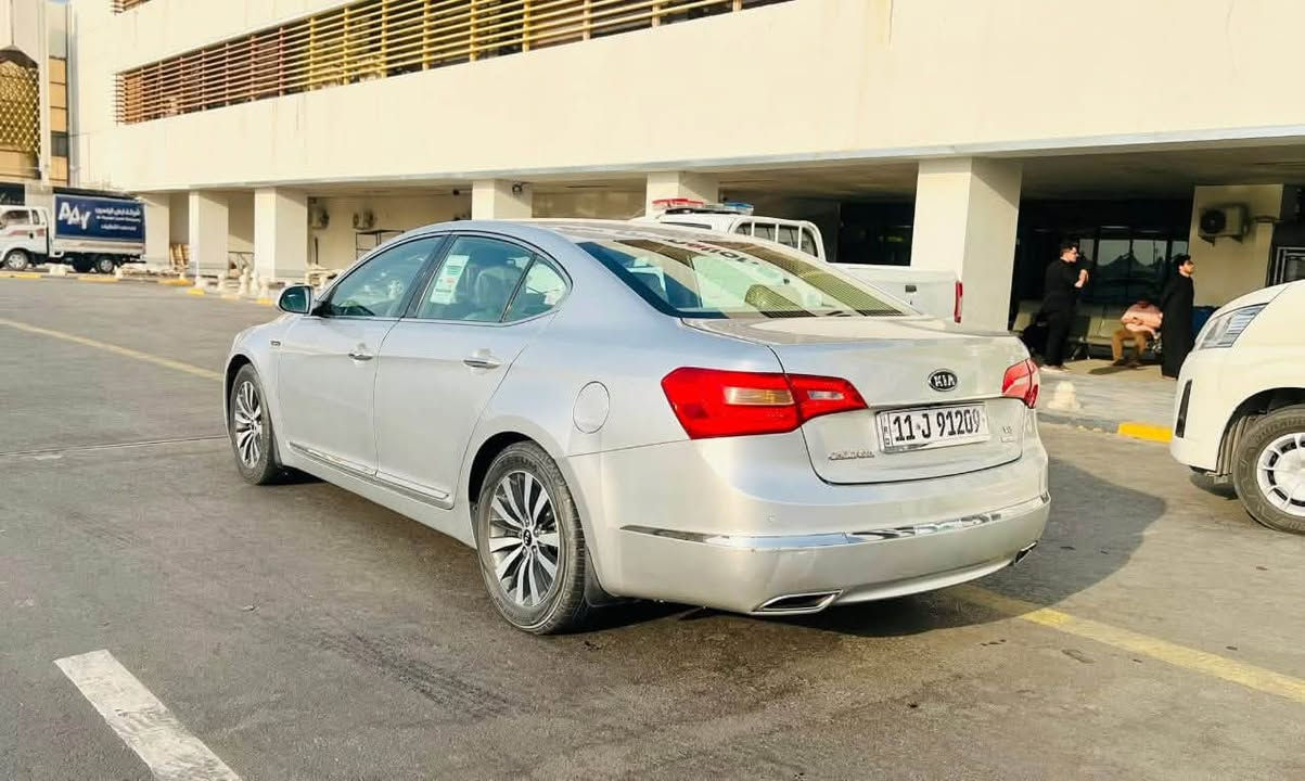 كيا كادنزا موديل 2013
خليجي فول عدا البنراما 

مواصفات السيارة 

محرك 3500. V6.  ✅

كشنات كهرباء.      

مري شفط

بصمه ابواب

بصمه تشغيل

تبريد قطعتين

برده خلفية

كشنات جلد

كير محرك مكفول

تدفئه تبريد ثلج 

اشاير مري 

نضام ترحيب  

حساسات خلفية جانبيه 

تخم تاير

*السياره كفاله عامه بدون صبغ 

رقم بغداد دولي  

سعرها 127 $ وبيها مجال حك الجيه 
للاستفسار اكثر

هـ/***********
