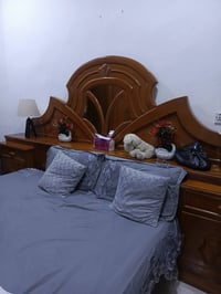 صاج ثقيل • صاحب الغرفة